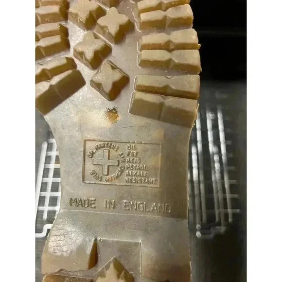 Dr. Martens Brown Leather Combat Boots made in England Size 6 woman’s 4 men’s - Picture 10 of 13